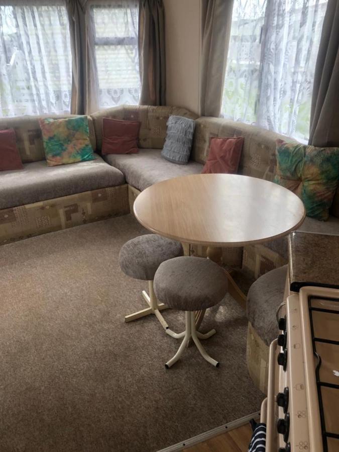 A4 The Chase 6 Berth Pet Friendly Caravan With Decking