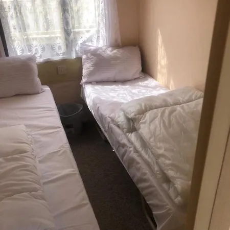 A4 The Chase 6 Berth Pet Friendly Caravan With Decking Ingoldmells Exterior photo
