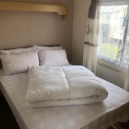 A4 The Chase 6 Berth Pet Friendly Caravan With Decking Ingoldmells Exterior photo